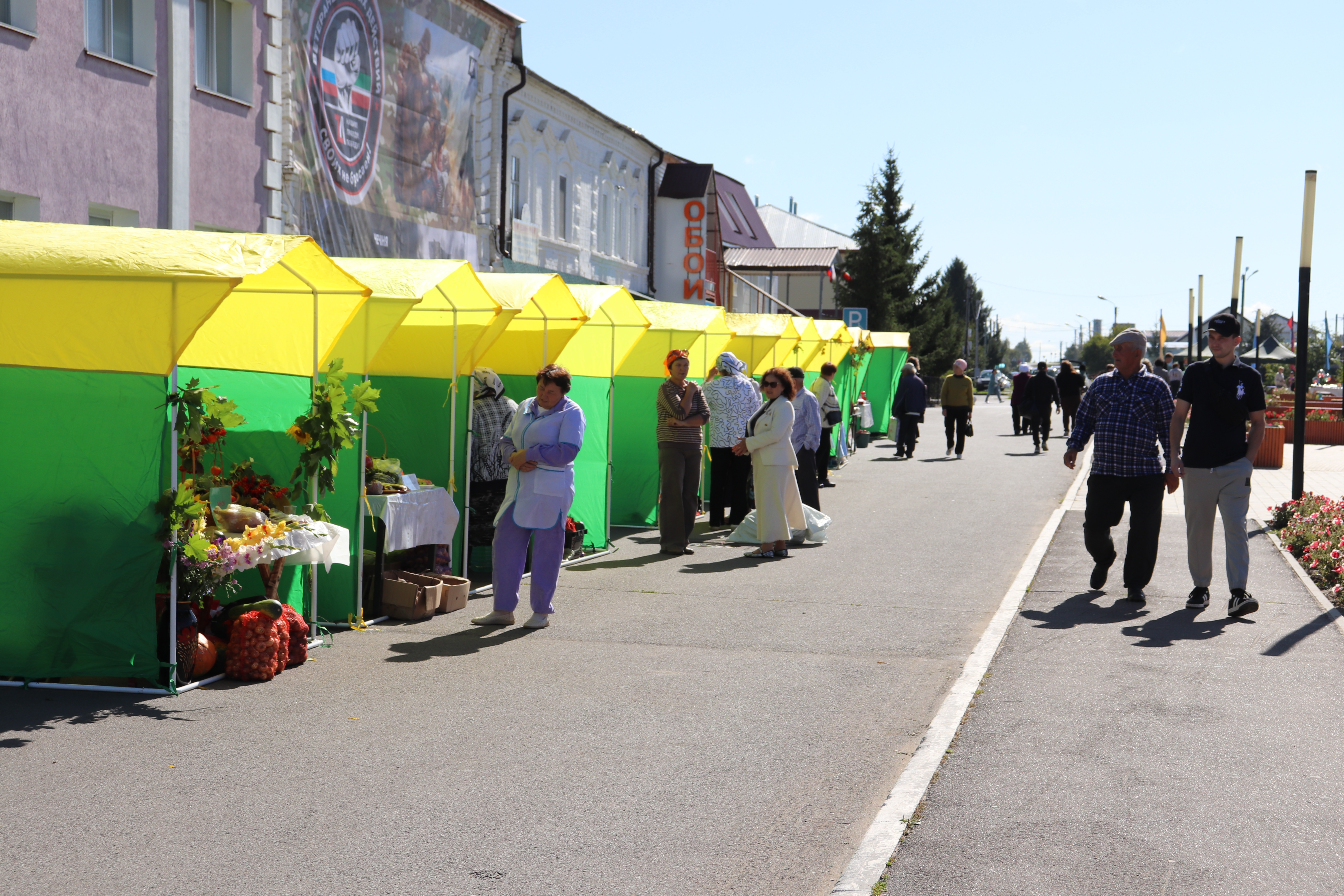 В центре Базарных Матак организовали праздничную ярмарку.