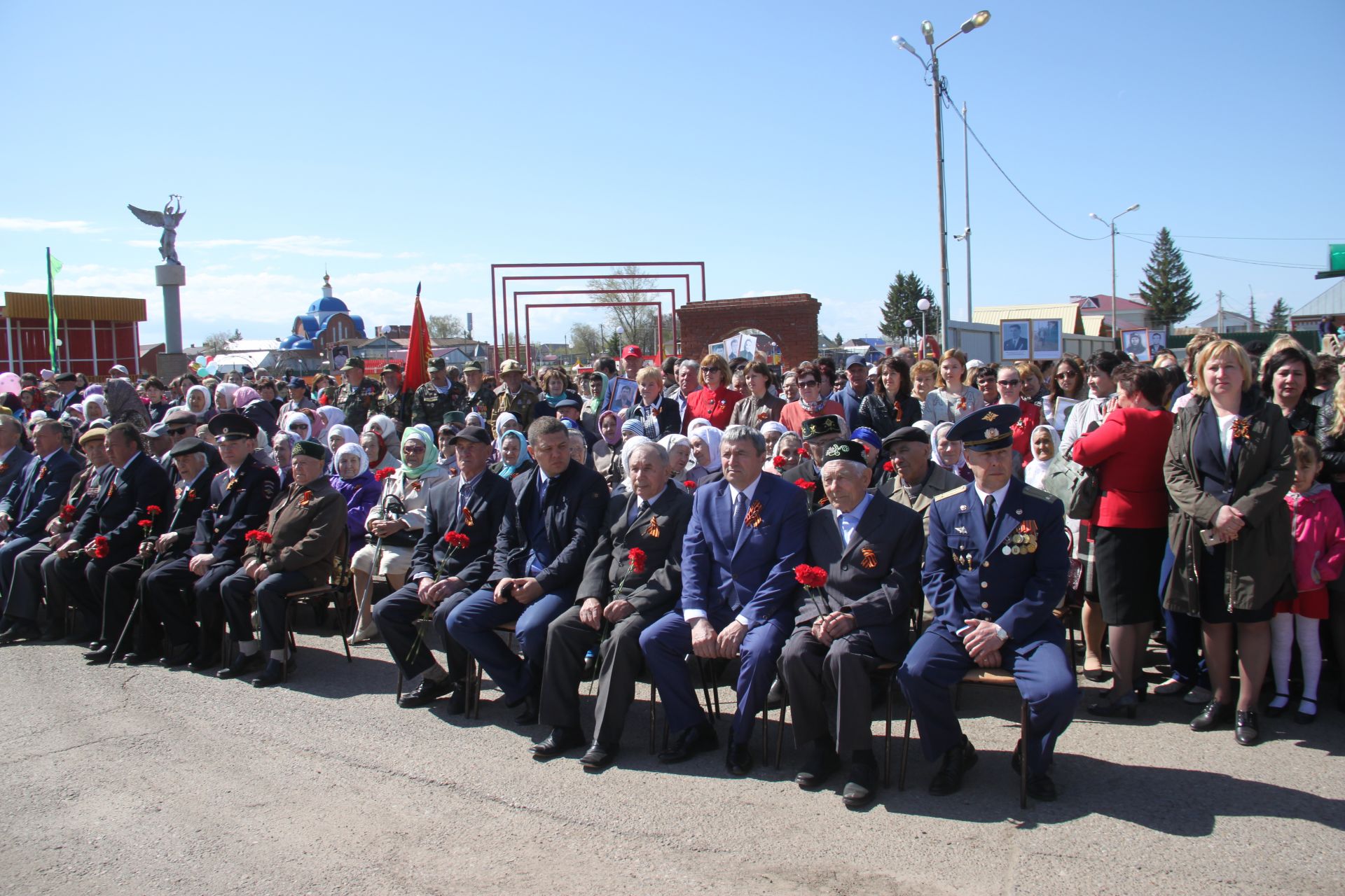 В селе Базарные Матаки Алькеевского района состоялся торжественный митинг ко Дню Победы.