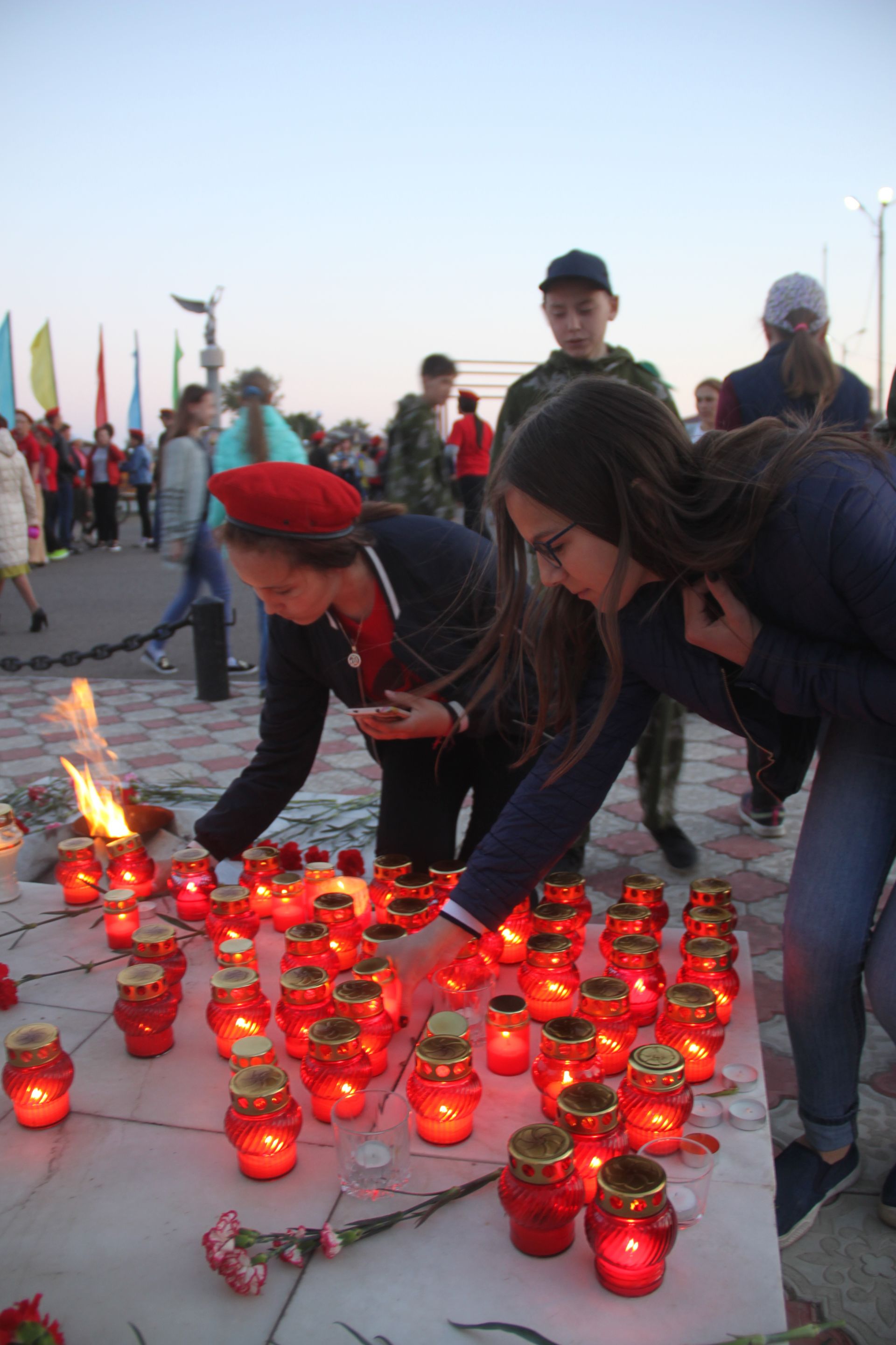 Накануне Дня памяти и скорби у памятника Воину-освободителю прошел митинг «Зажги свечу памяти»