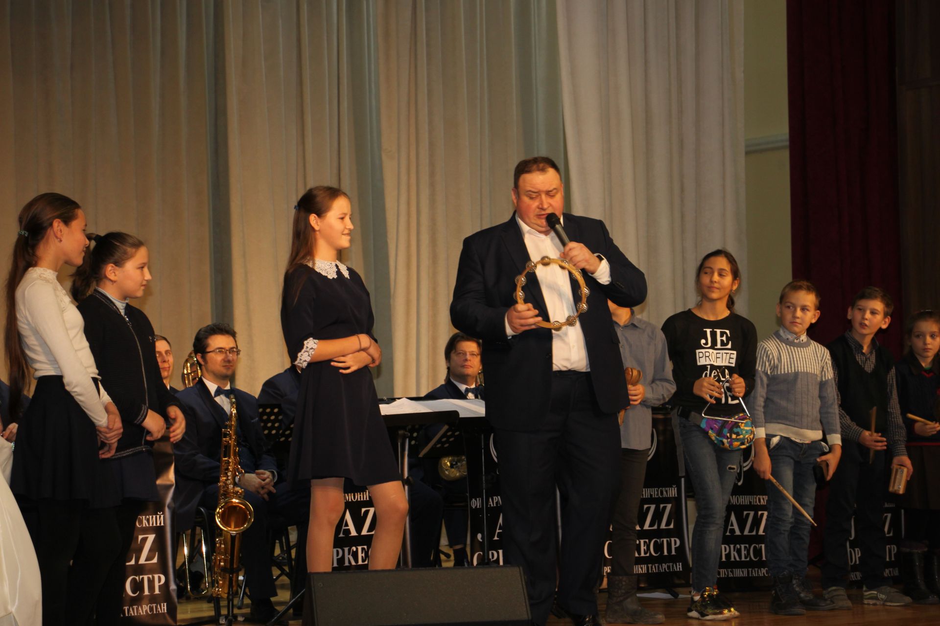 Татарстан Дәүләт консерваториясенең джаз оркестры кечкенә әлкилеләргә чын мәгънәсендә музыка бәйрәме бүләк итте