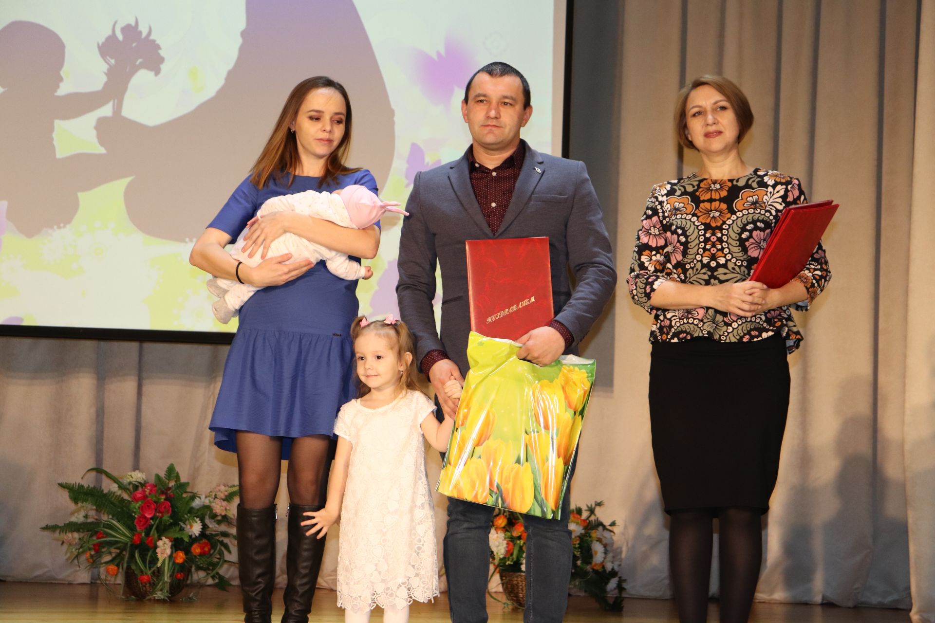 В Алькеевском районе прошло торжественное чествование матерей