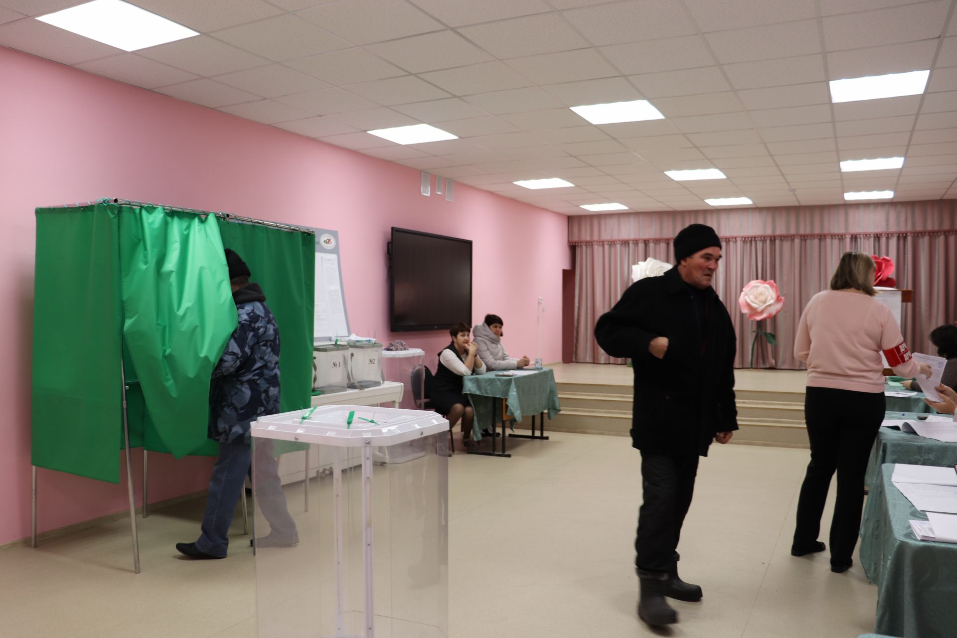 Әлки районы Базарлы Матак җирлегендә яшәүчеләр бүген референдумда үзара салым мәсьәләсен хәл итә