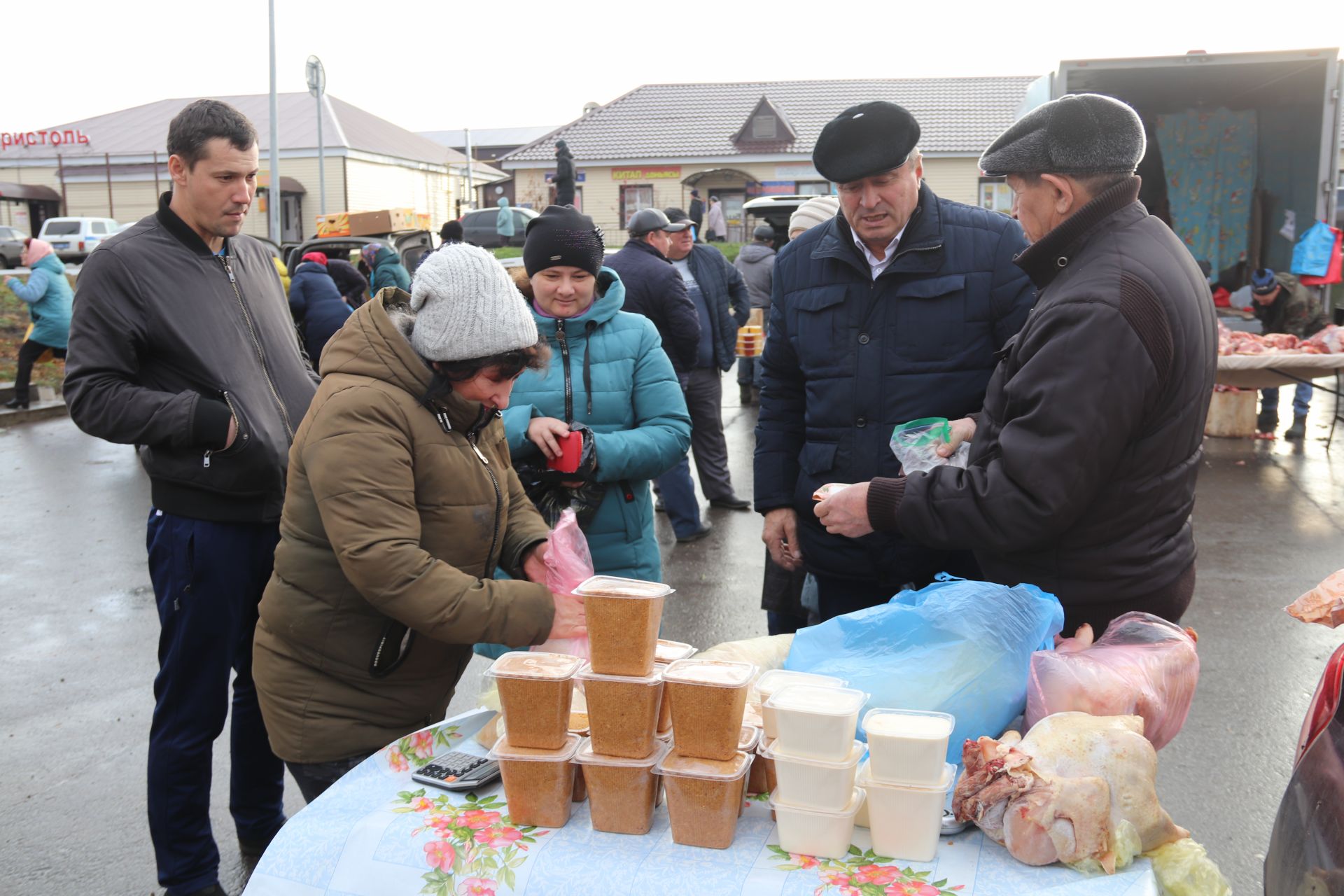 Алькеевцы отметили День Конституции Татарстана ярмаркой и развлекательными мероприятиями