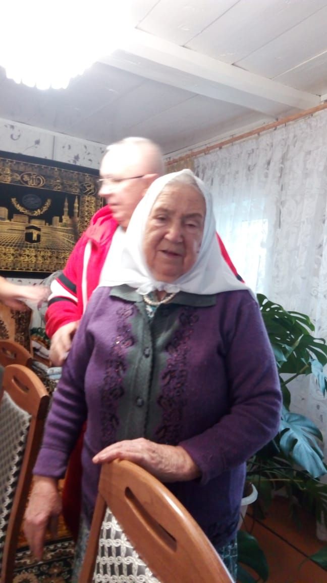 Әлки районы Базарлы Матак авылында яшәүче Сафия әби Гыйнанова  90 яшьлеген билгеләп үтте.