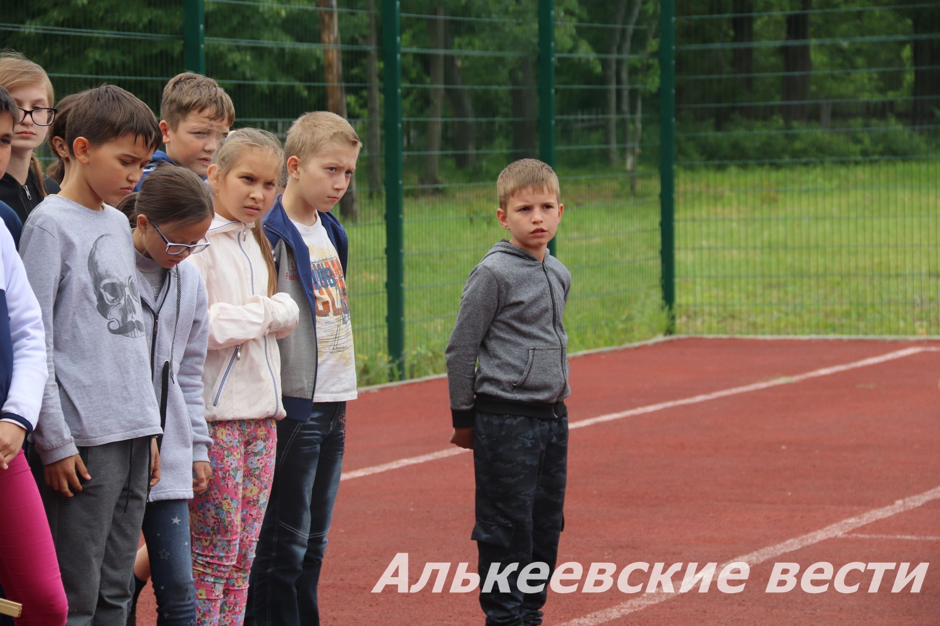 Алькеевский район: дети, отдыхающие в лагере «Дубки», соревновались в стрельбе из пневматики