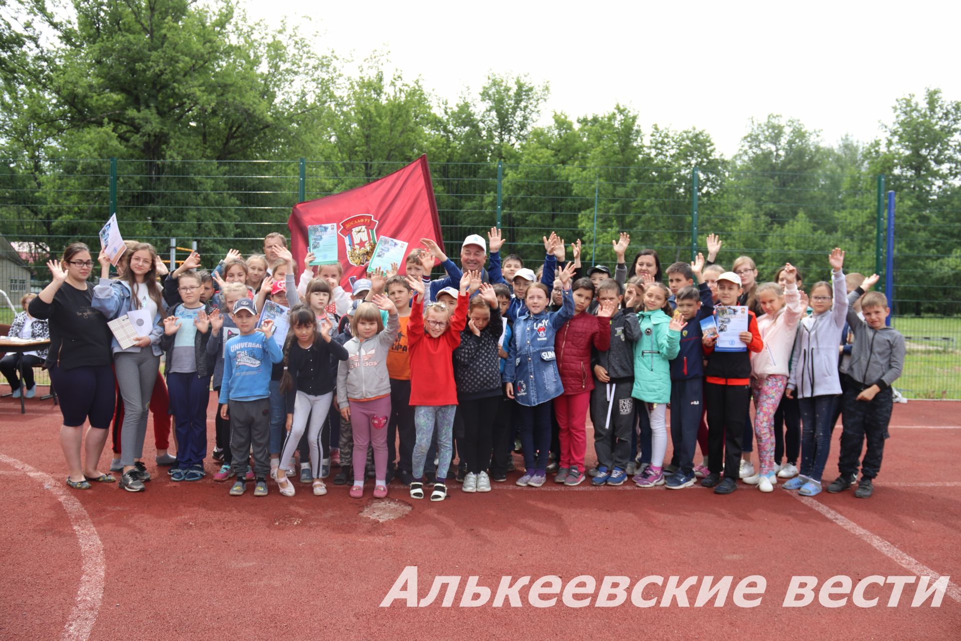 Алькеевский район: дети, отдыхающие в лагере «Дубки», соревновались в стрельбе из пневматики