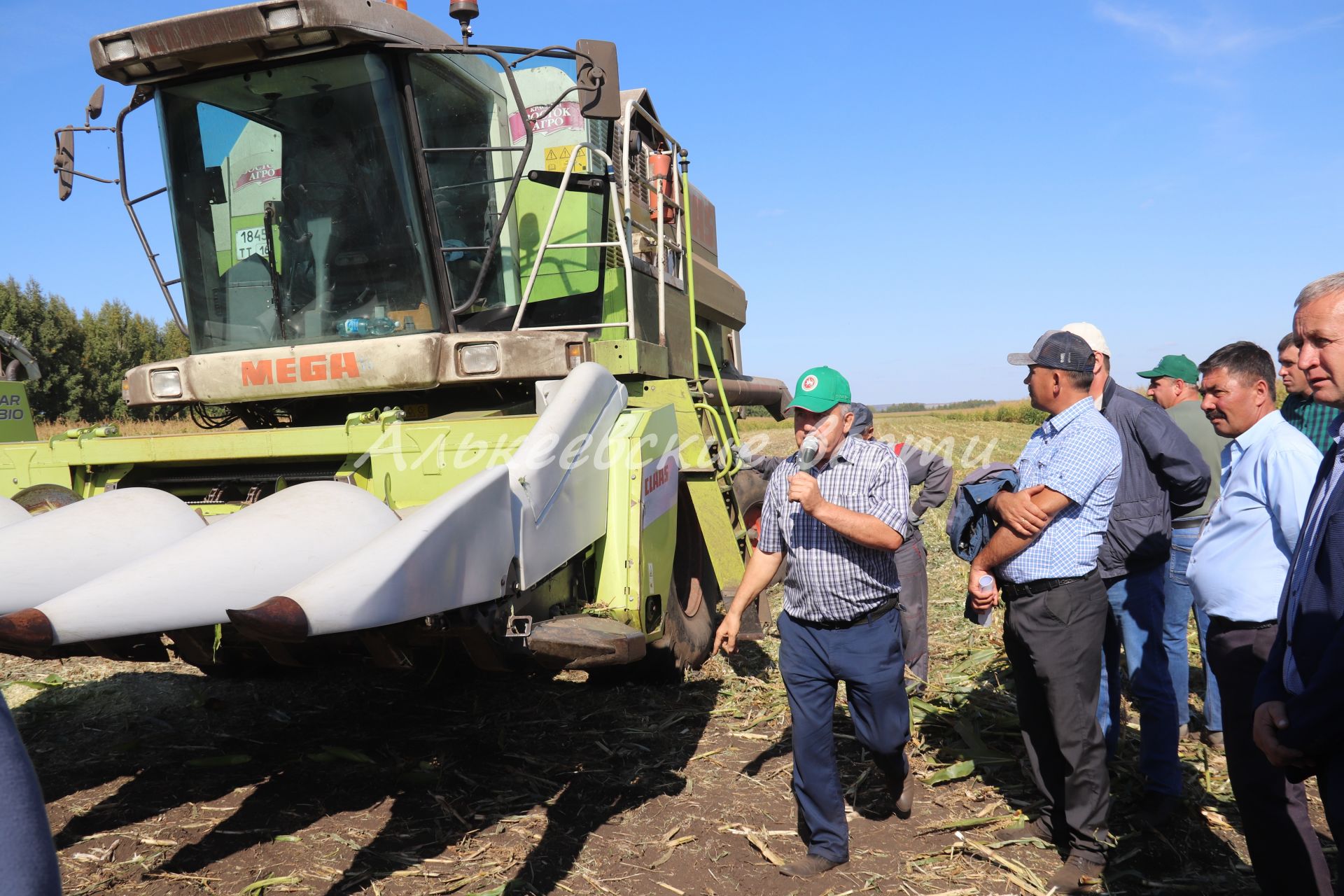 В Алькеевский район прибыли специалисты из восьми районов, чтобы изучить секреты возделывания кукурузы