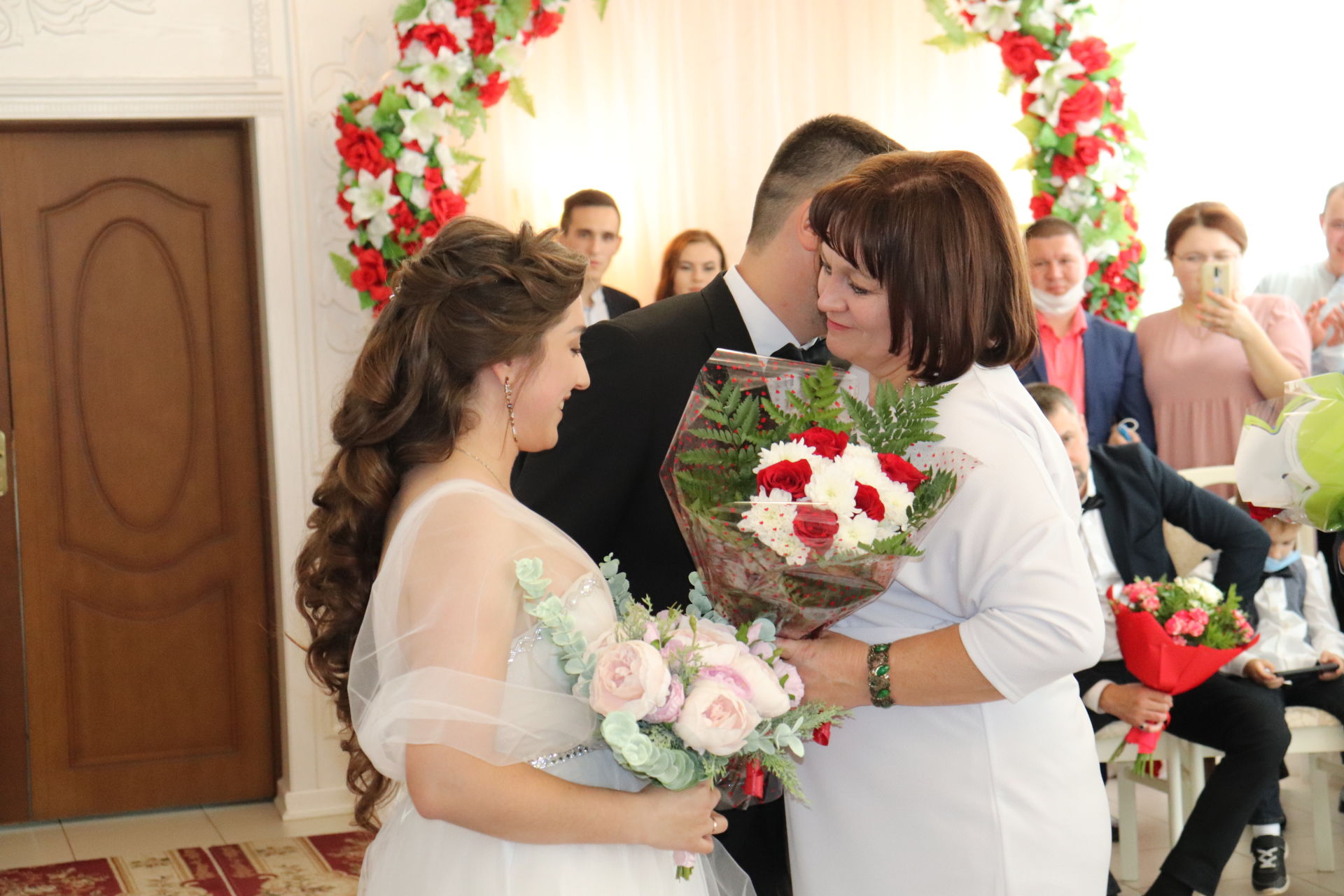 В Алькеевском районе сочетались браком Ильнур и Аида Давлетшины
