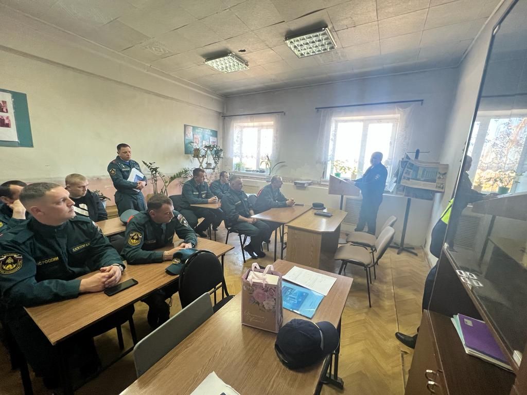 С работниками 105 пожарно-спасательной части села Базарные Матаки проведена рабочая встрнеча