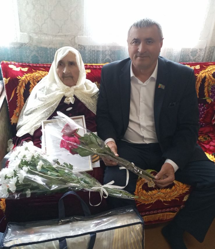 Югары Әлки авылындаяшәүче Ләмига Хәмитова 95 яшьлек юбилеен билгеләп үтте