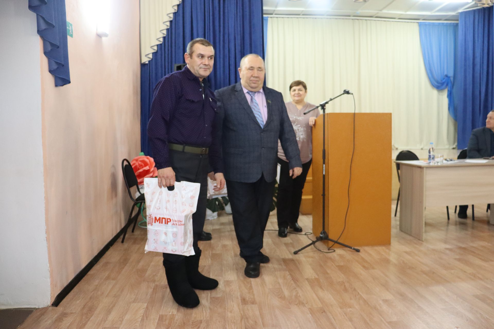 Юхмачы авыл җирлегендә узган халык җыенында 2023 елда башкарылган эшләр турында сөйләделәр
