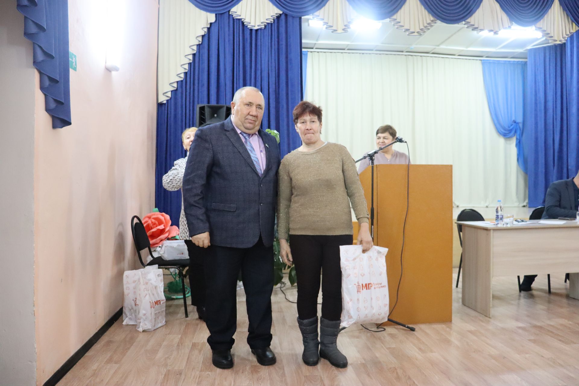 Юхмачы авыл җирлегендә узган халык җыенында 2023 елда башкарылган эшләр турында сөйләделәр