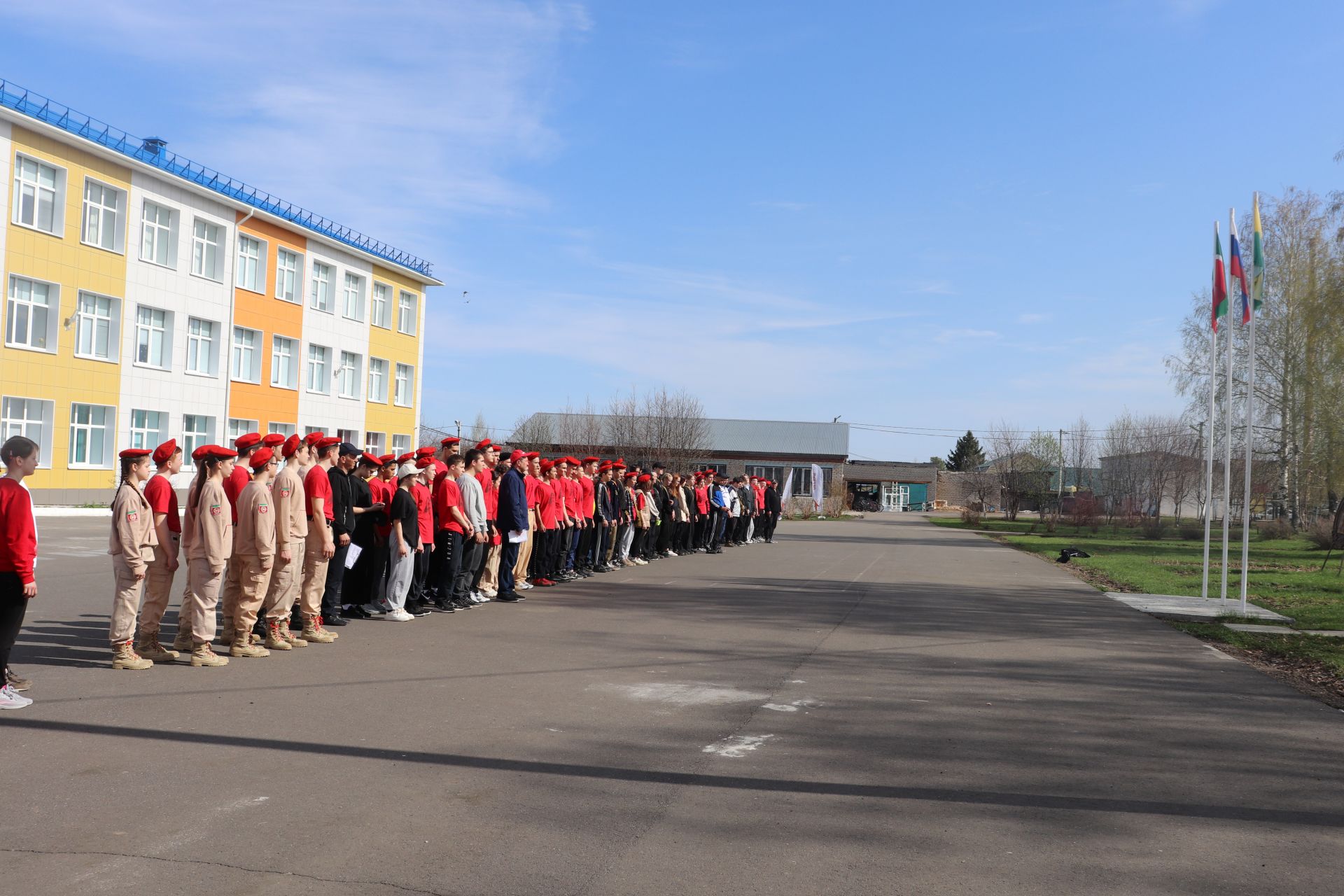 На базе Базарно-Матакской  средней школы состоялся муниципальный этап военно-патриотической игры «Зарница 2.0»