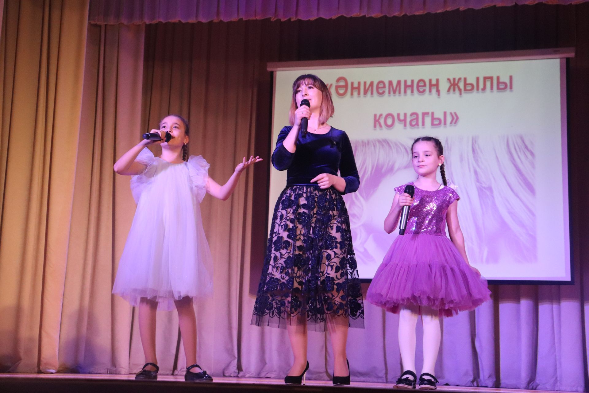 Әлки районы: Базарлы Матакның Нәби Дәүли исемендәге гимназиясе коллективының хисап концерты булды