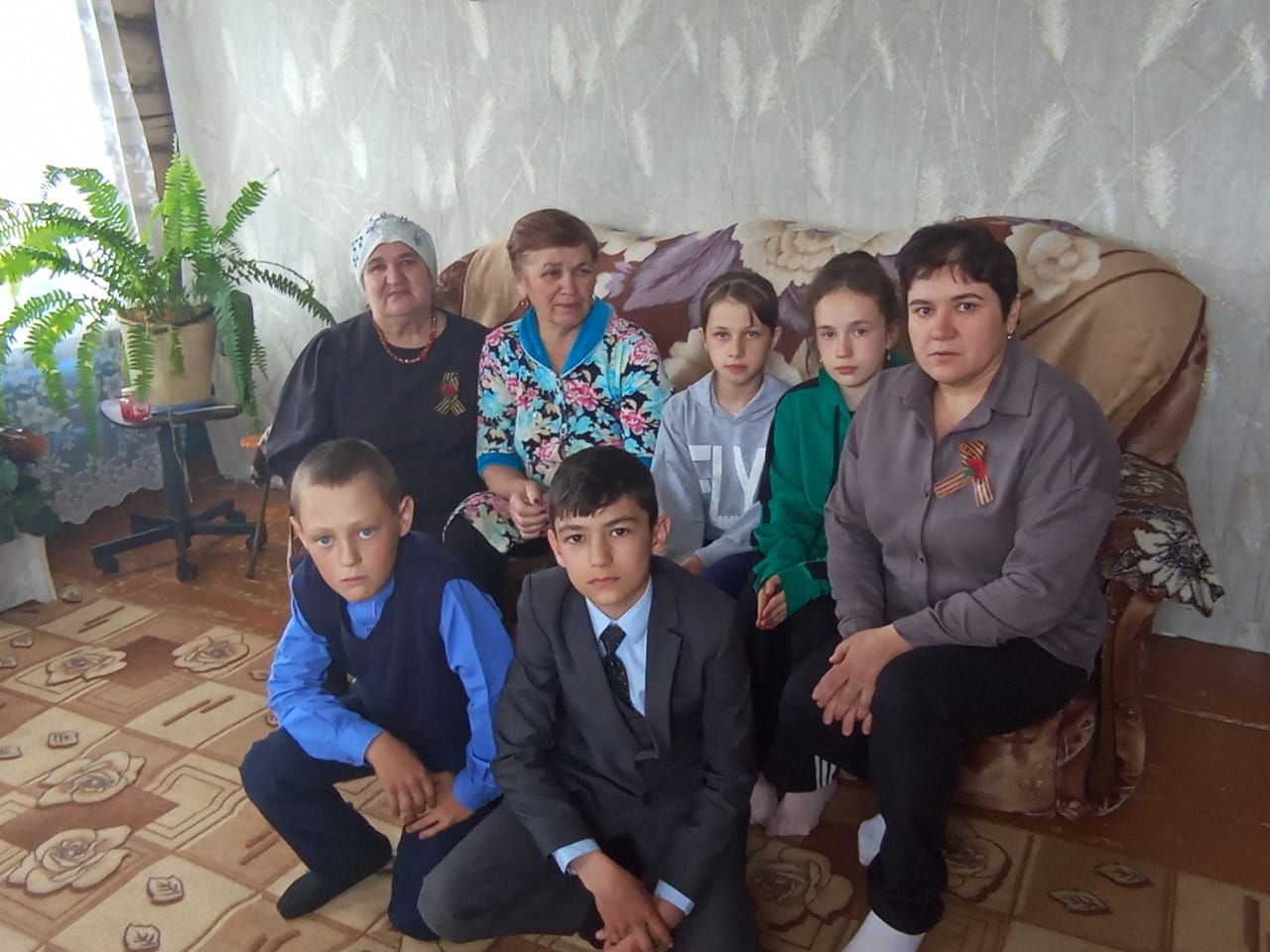 Укучылар Җиңү бәйрәме белән котлыйлар