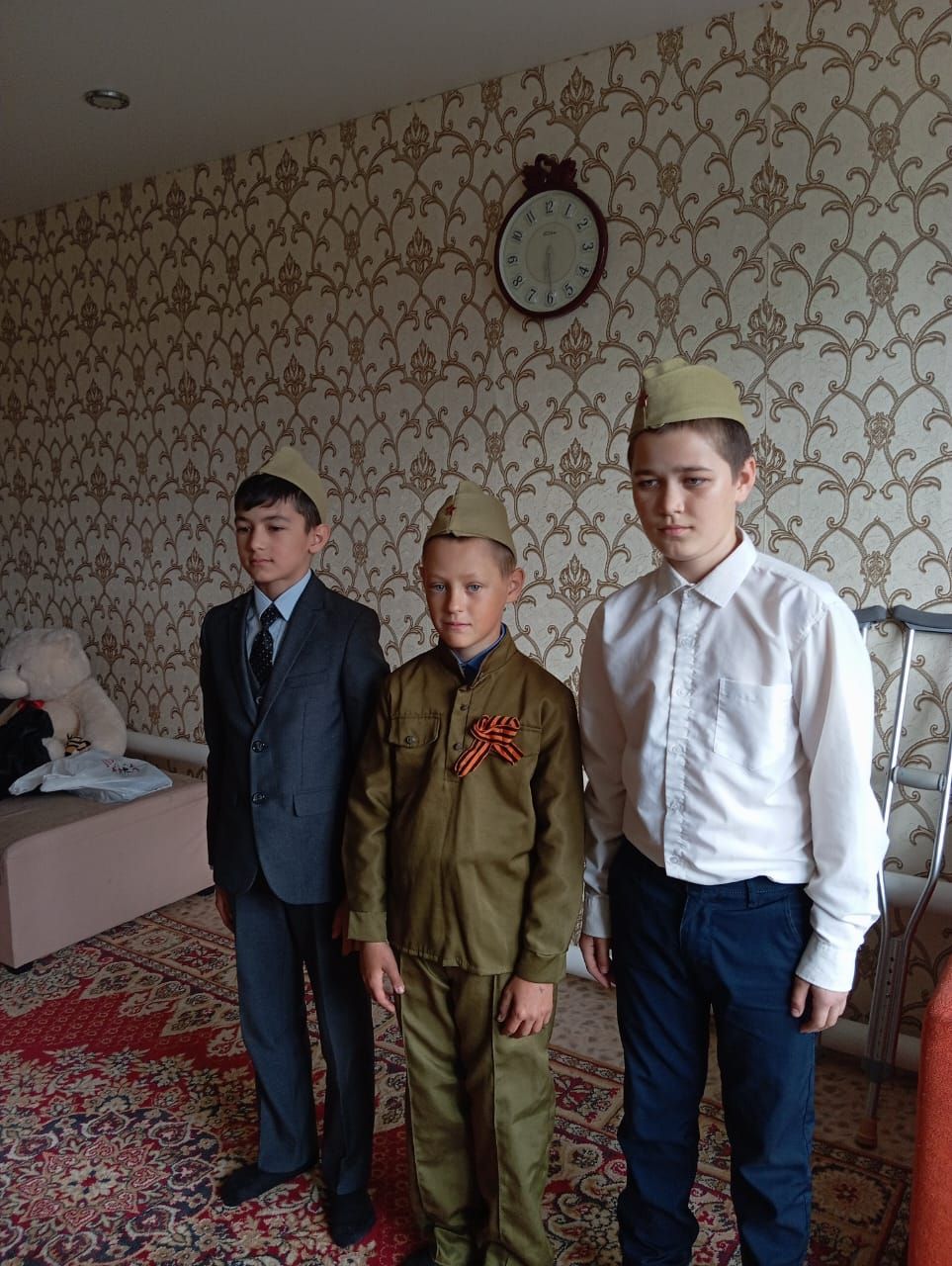 Укучылар Җиңү бәйрәме белән котлыйлар