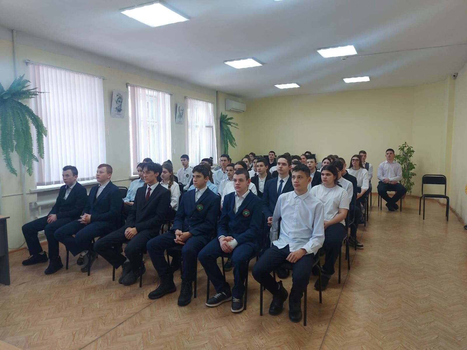 Старшеклассники  встретились с врачами Алькеевского района