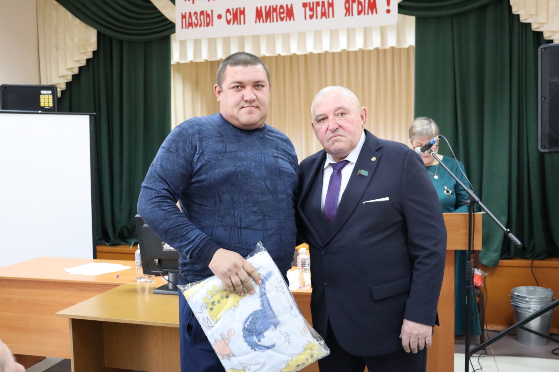 Иске Камка авыл җирлеге башлыгы Фәргать Әкъбәров: «Узган  елда шатлыклы яңалыклар күп булды»