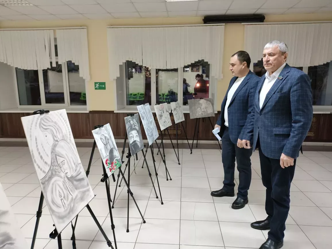 Район мәдәният йорты фойесында  күргәзмә эшли башлады