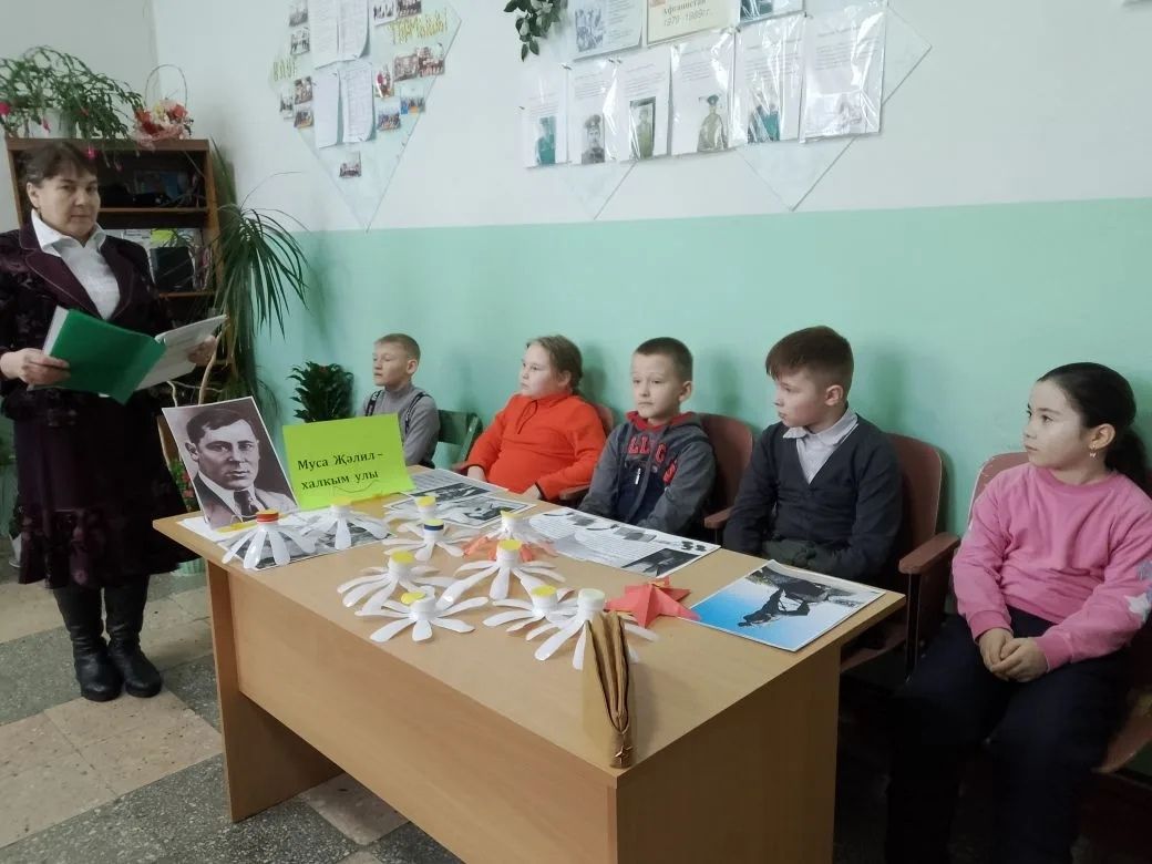 Апак авылында «Муса Җәлил- халкым улы» дип аталган патриотик сәгать үткәрелде