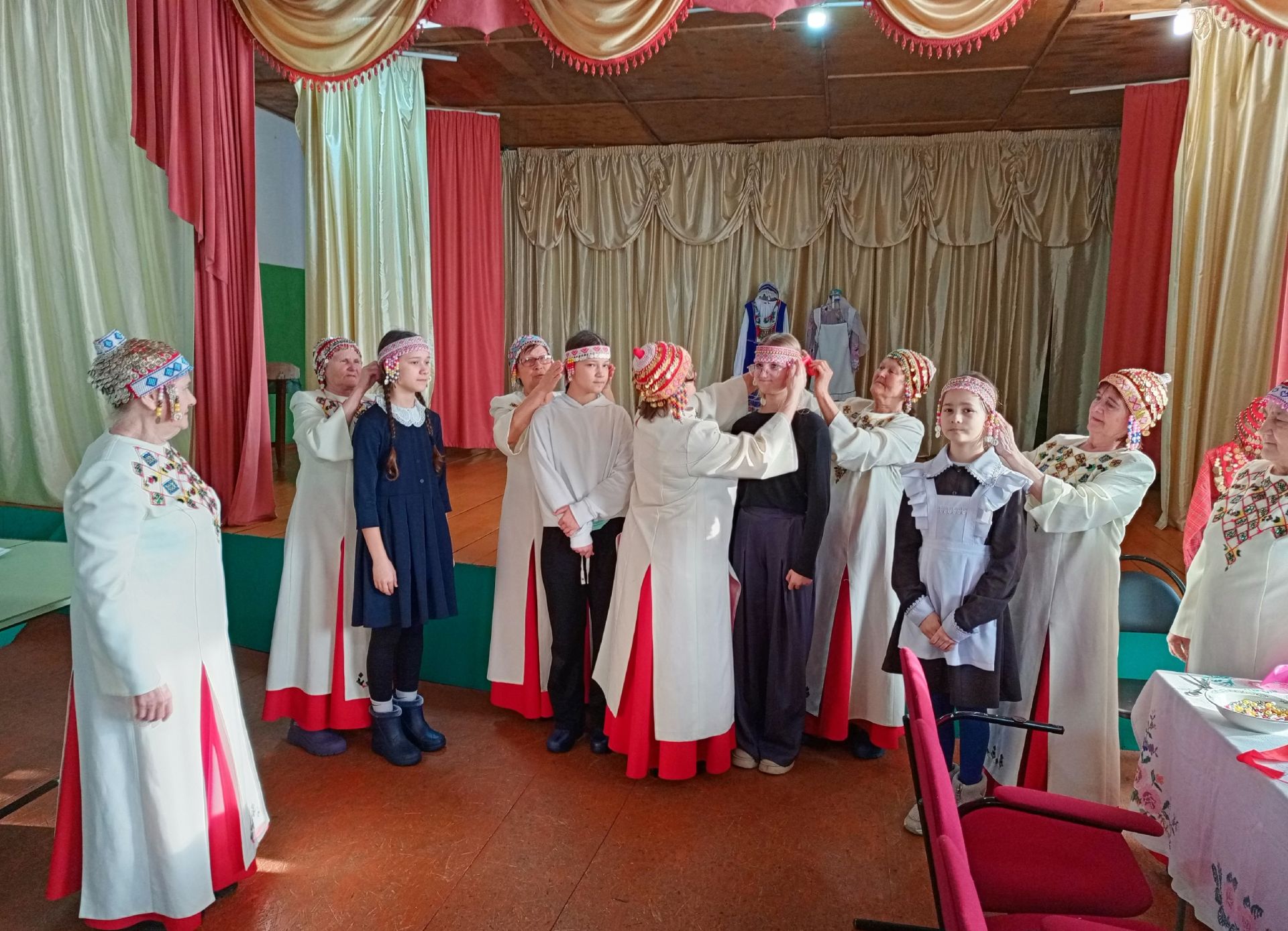 Югары Кәчи авыл клубында чуаш халкының баш киемнәре тарихына сәяхәт ясадылар