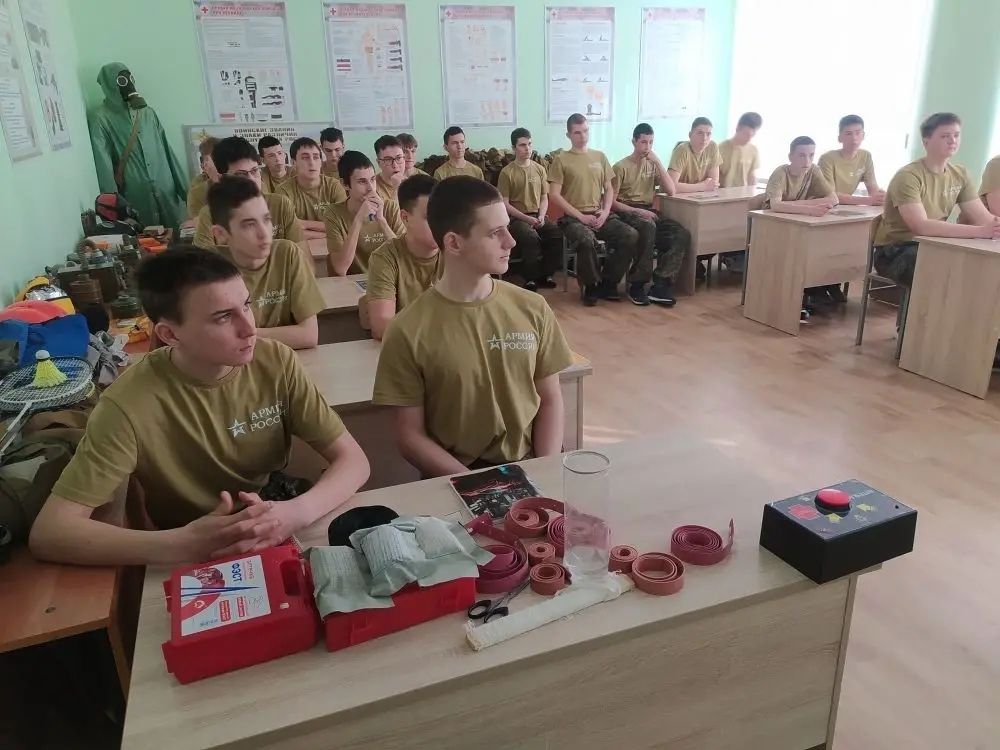 Әлки районы укучылары «Ватан» үзәгендә хәрби-укыту җыеныннан кайтты