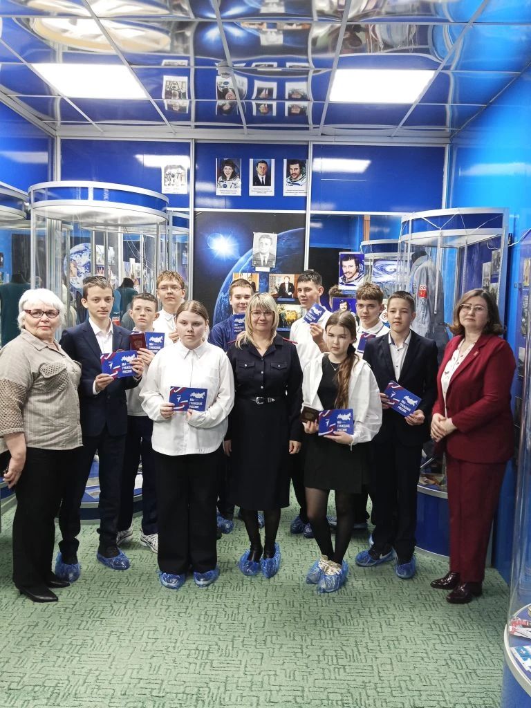 14 яше тулган әлкилеләргә паспорт тапшырылды