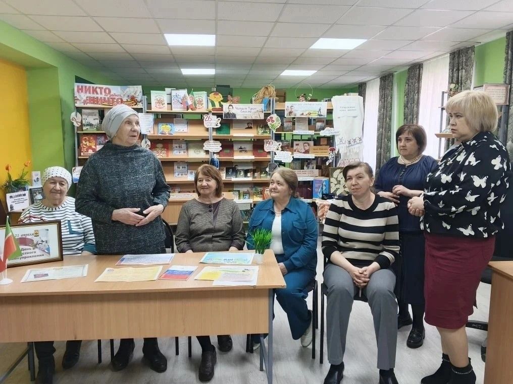 В селе Чувашский Брод организовали круглый стол на тему: «Местное самоуправление: вчера, сегодня, завтра»