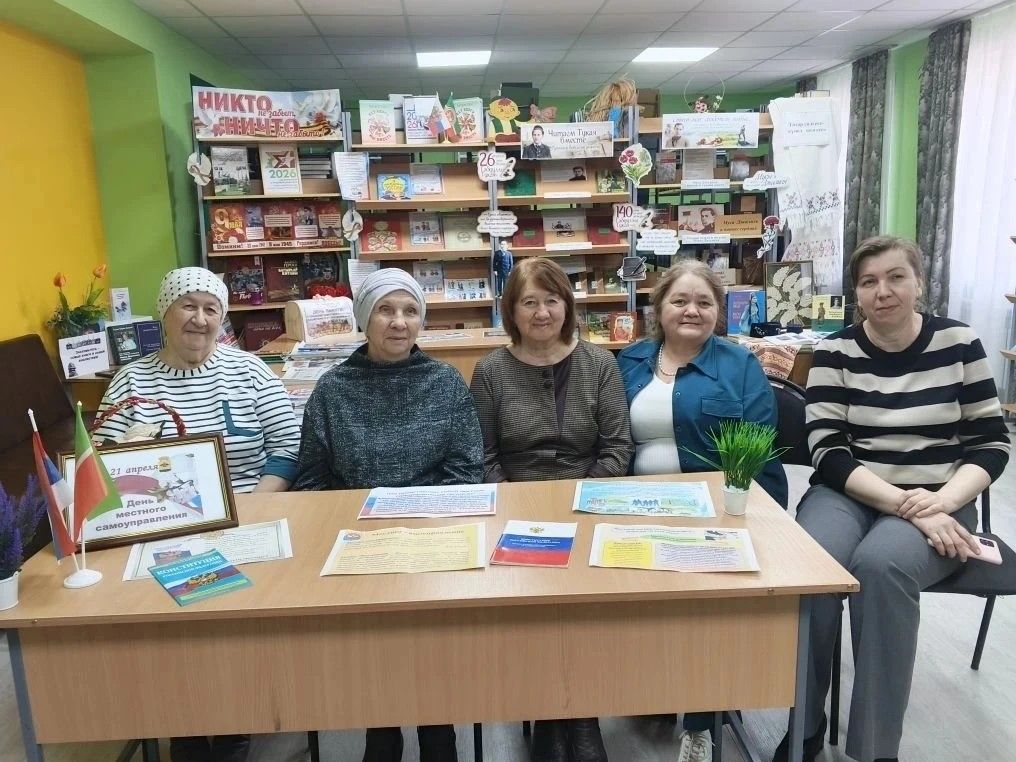 В селе Чувашский Брод организовали круглый стол на тему: «Местное самоуправление: вчера, сегодня, завтра»