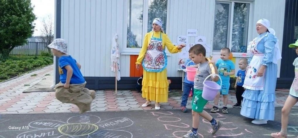 Югары Әлморзадагы «Алсу» балалар бакчасында Сабантуй узды