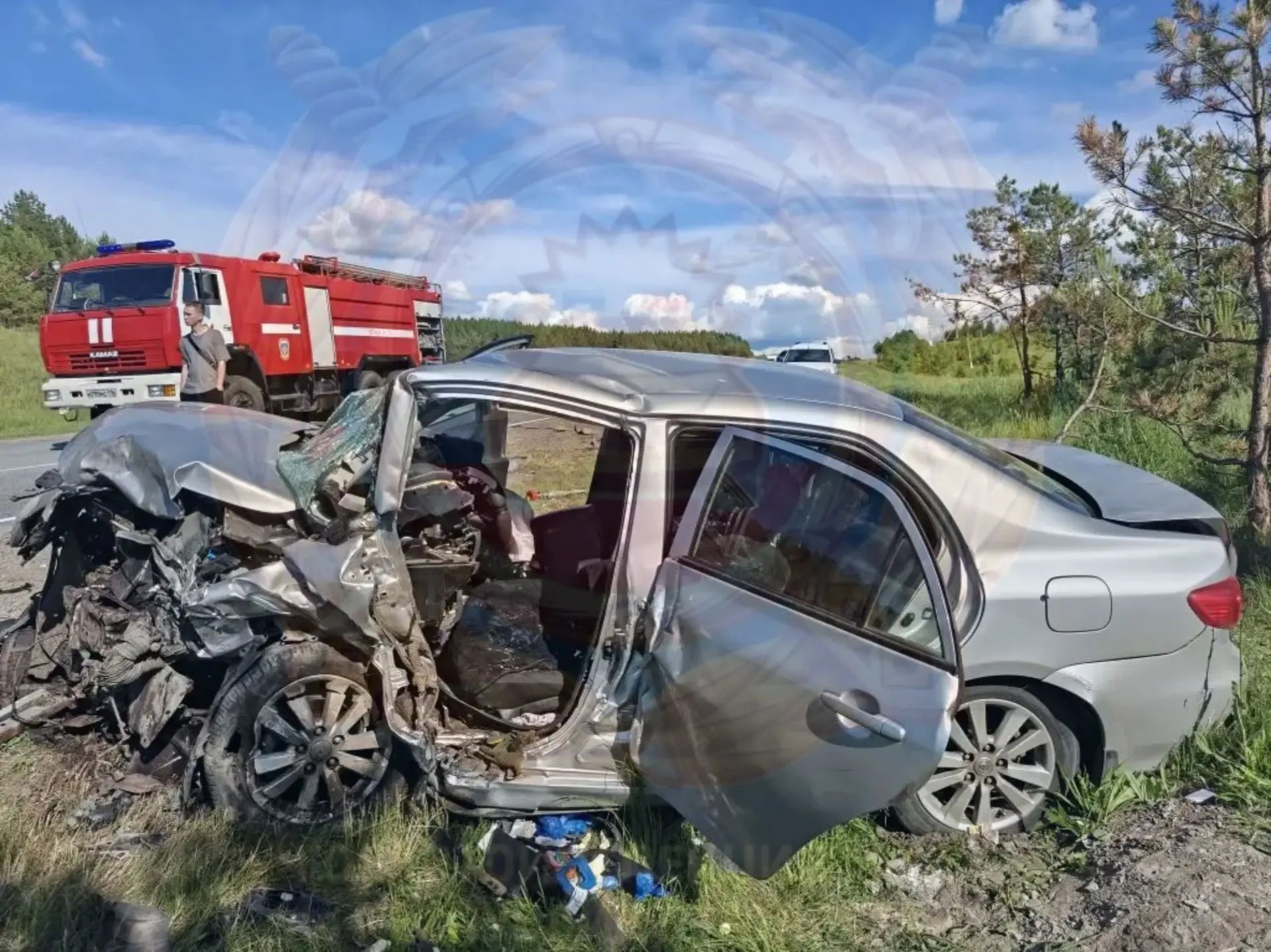 Два человека погибли и три получили тяжелые повреждения в результате аварии в Татарстане