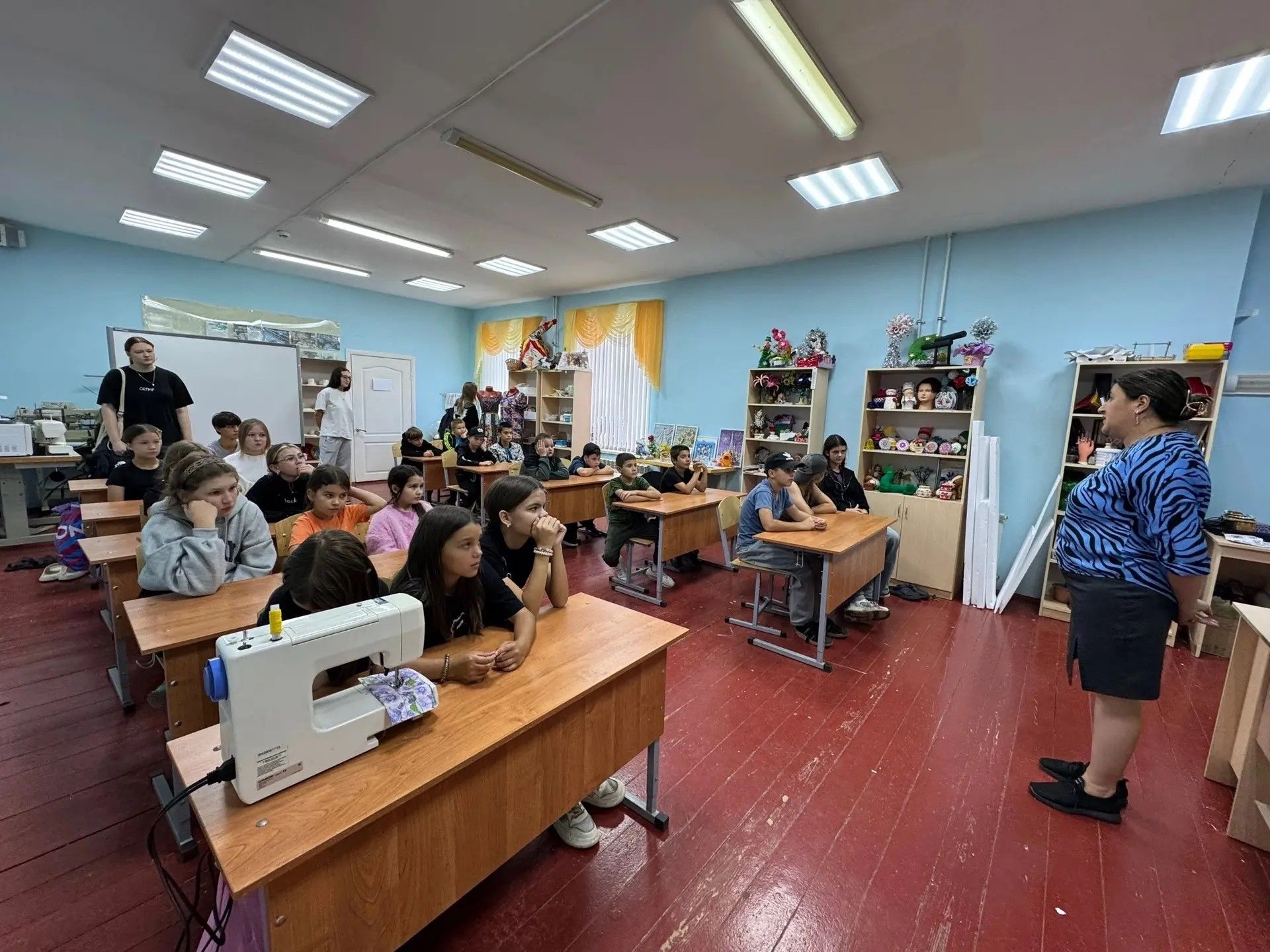 Балалар иҗат йорты кунакларга ишекләрен ачты