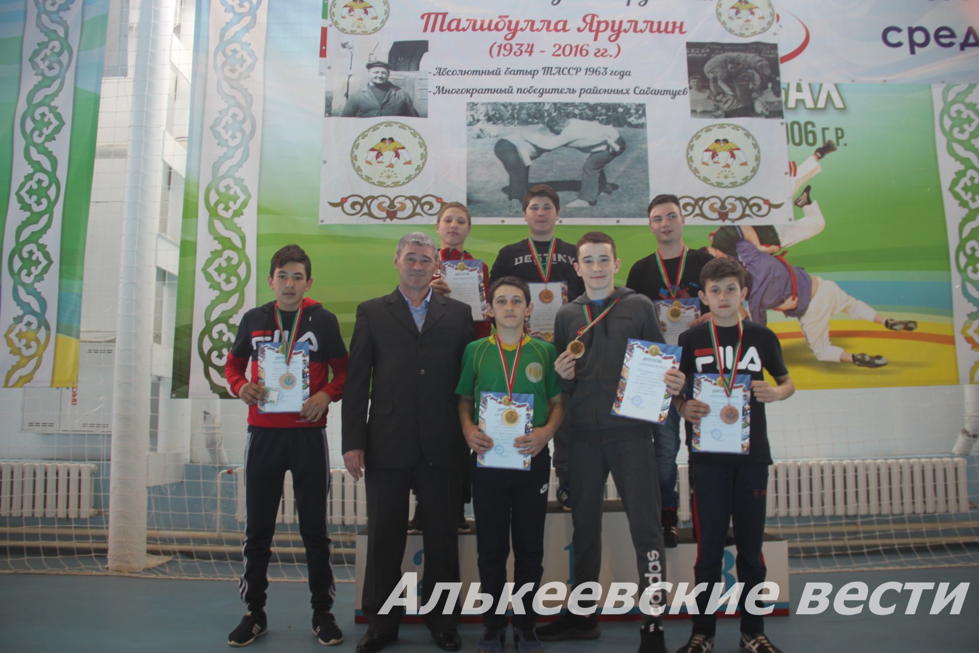 Турнир по национальной борьбе памяти многократного батыра районного Сабантуя Талибуллы Яруллина