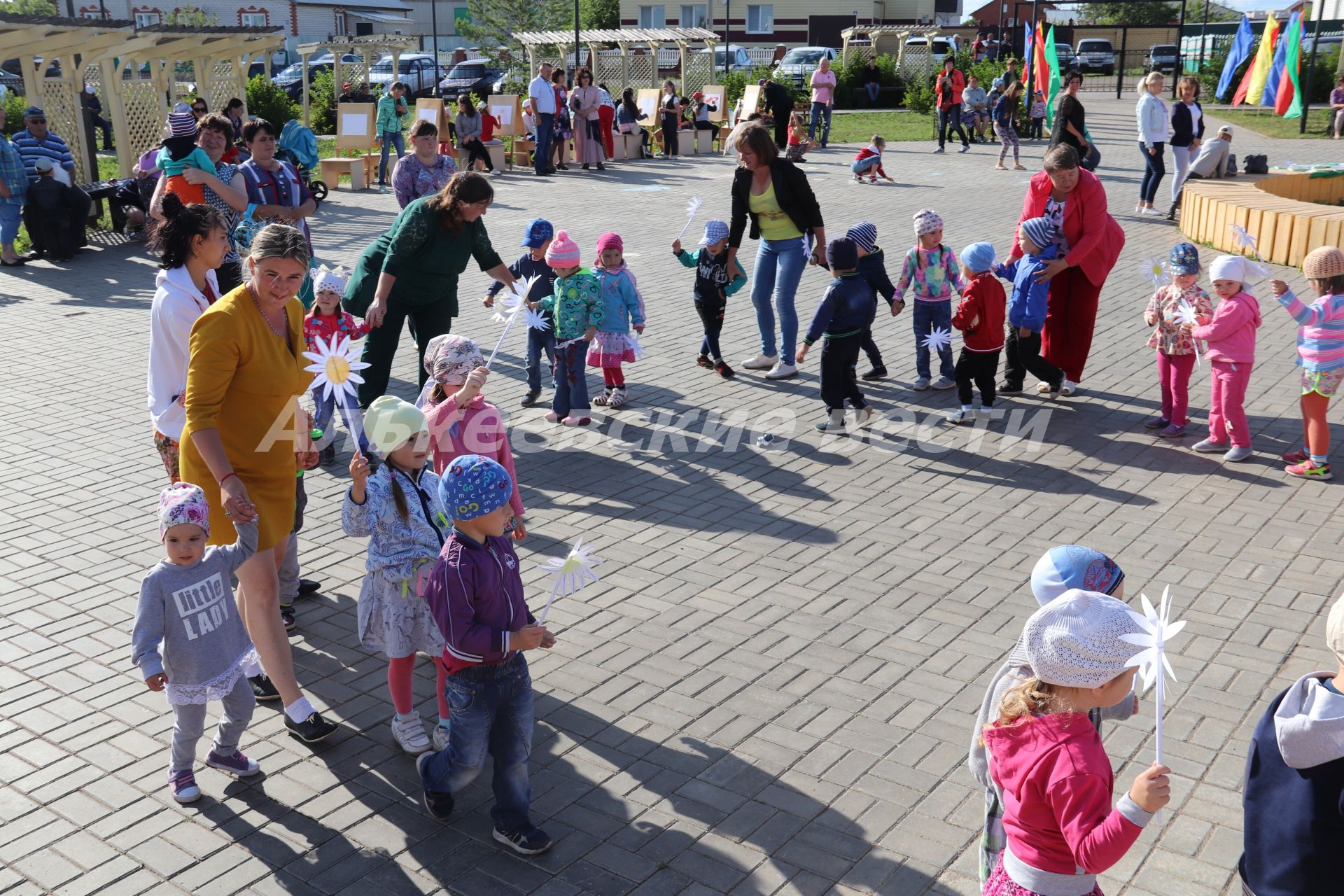 Праздник семьи,любви и верности в парке