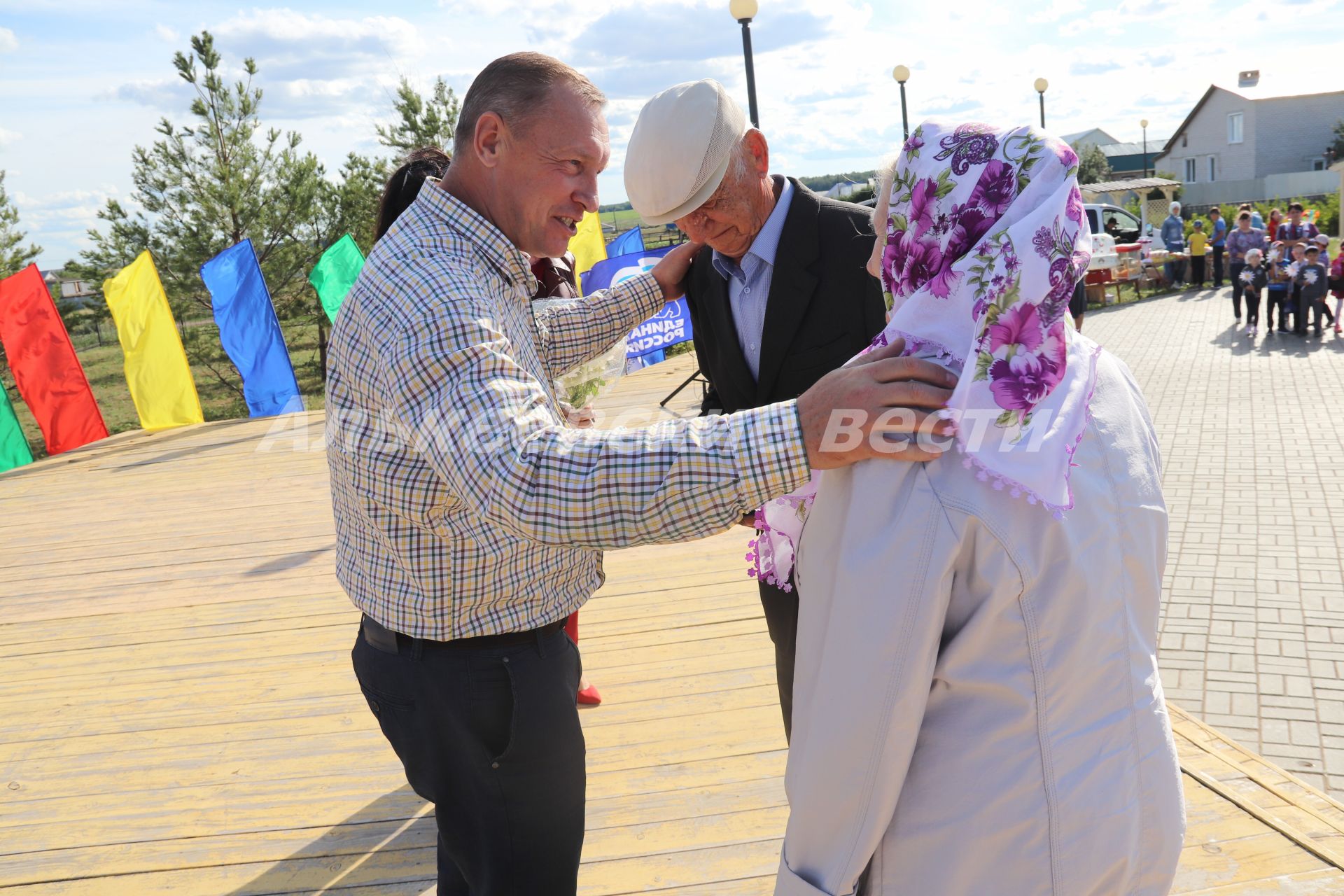 Праздник семьи,любви и верности в парке