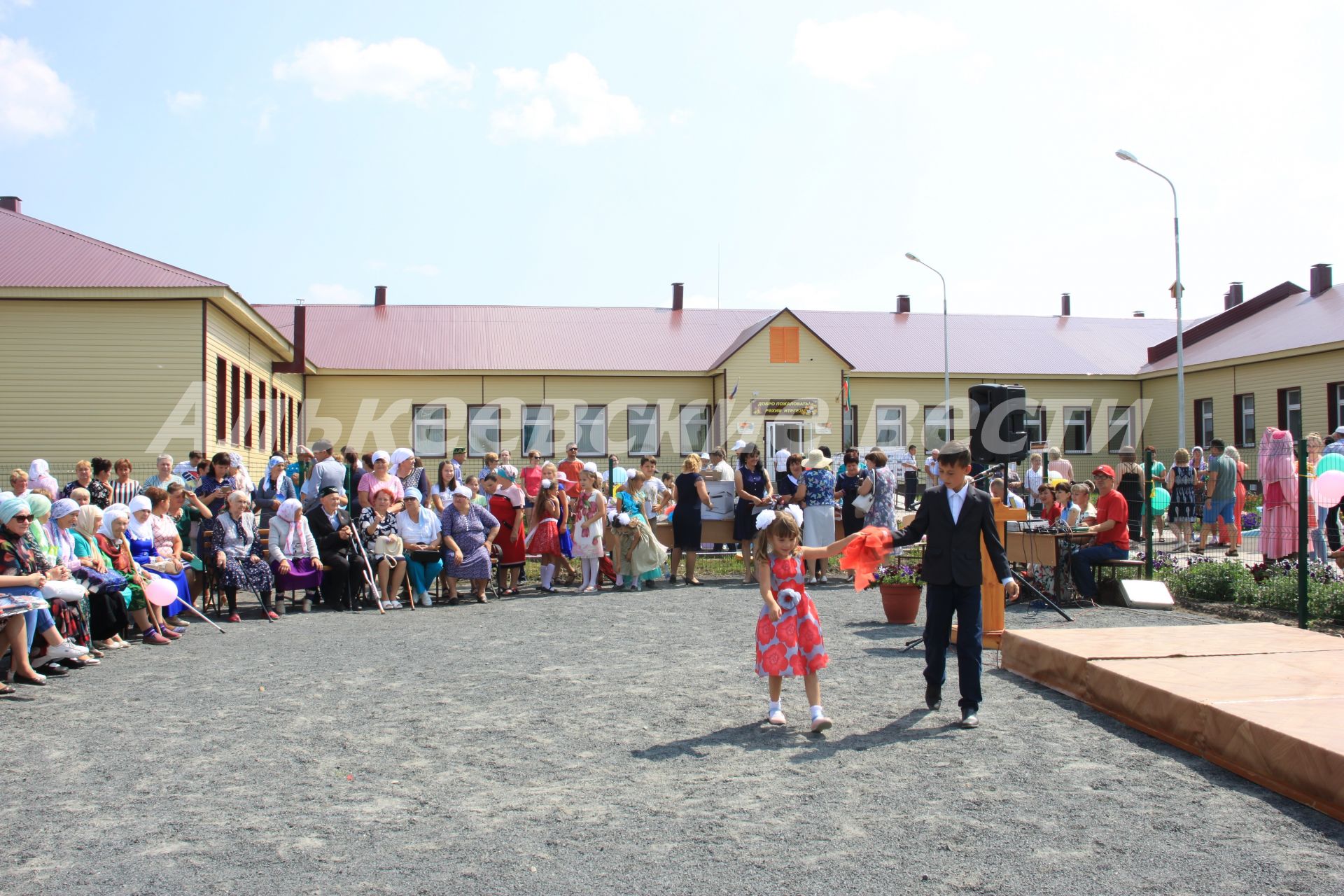 Татарско-Бурнаевская основная школа отметила свое столетие