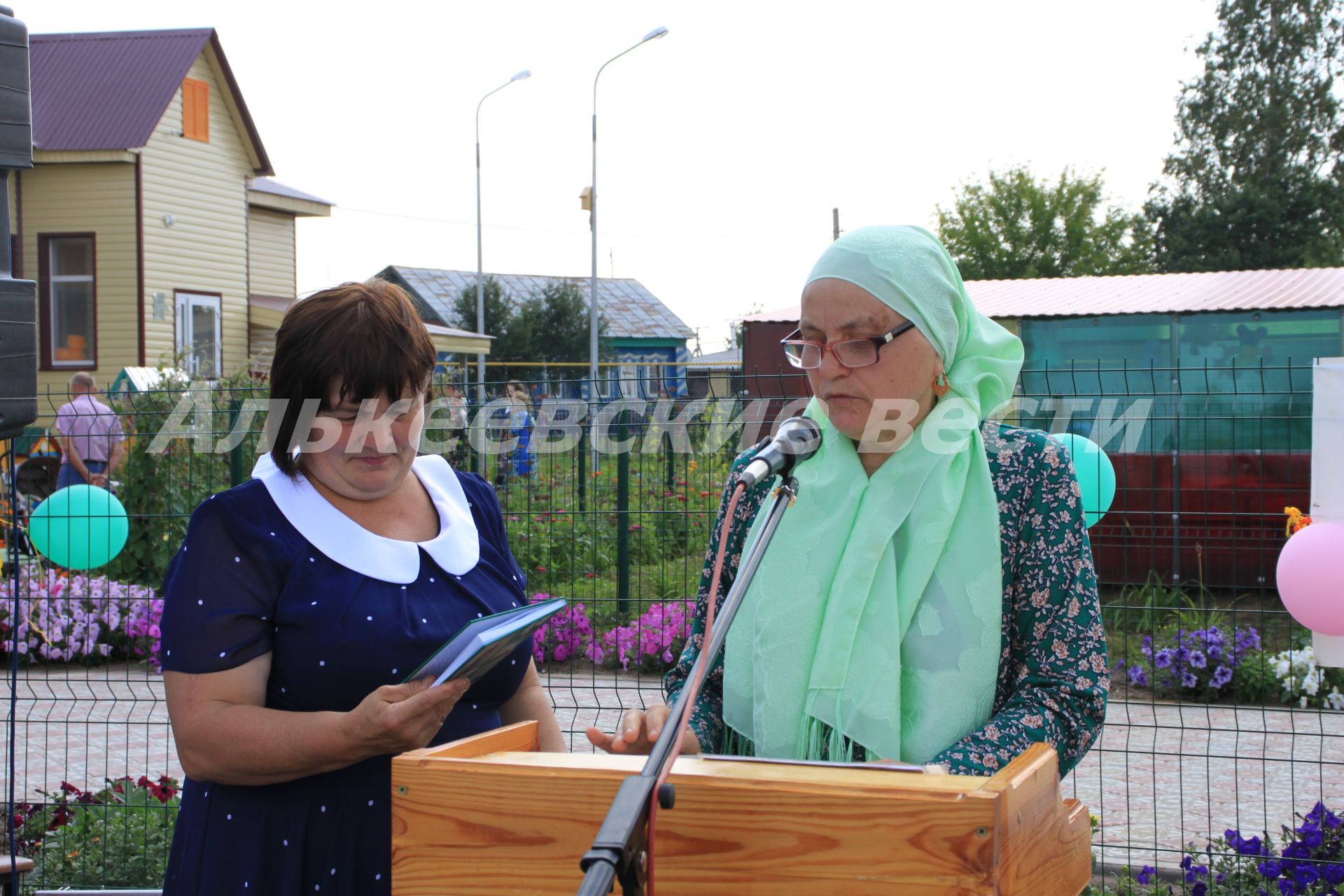 Татарско-Бурнаевская основная школа отметила свое столетие