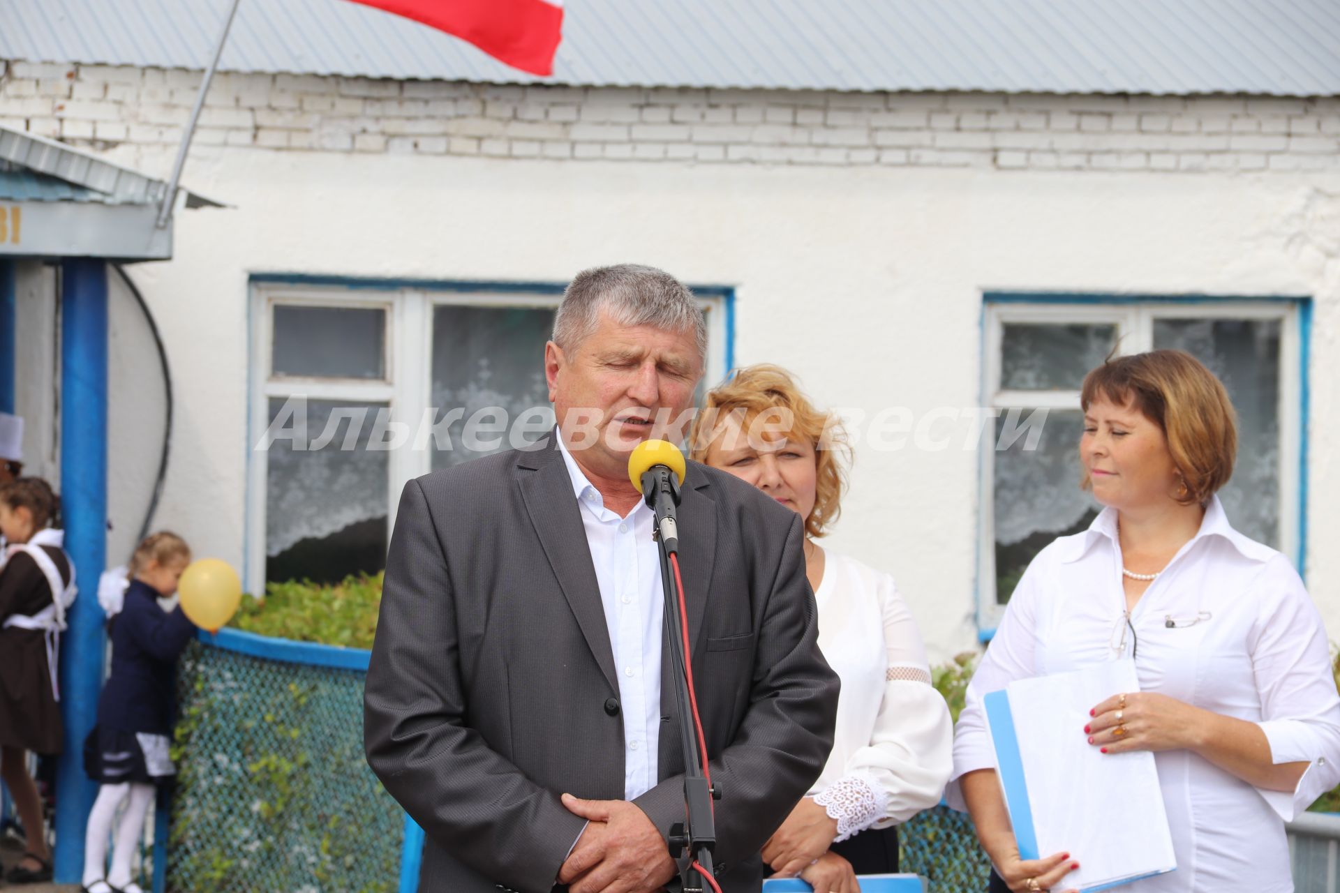 В Ахметьево отметили юбилей школы, провели день села, открыли после благоустройства родник.