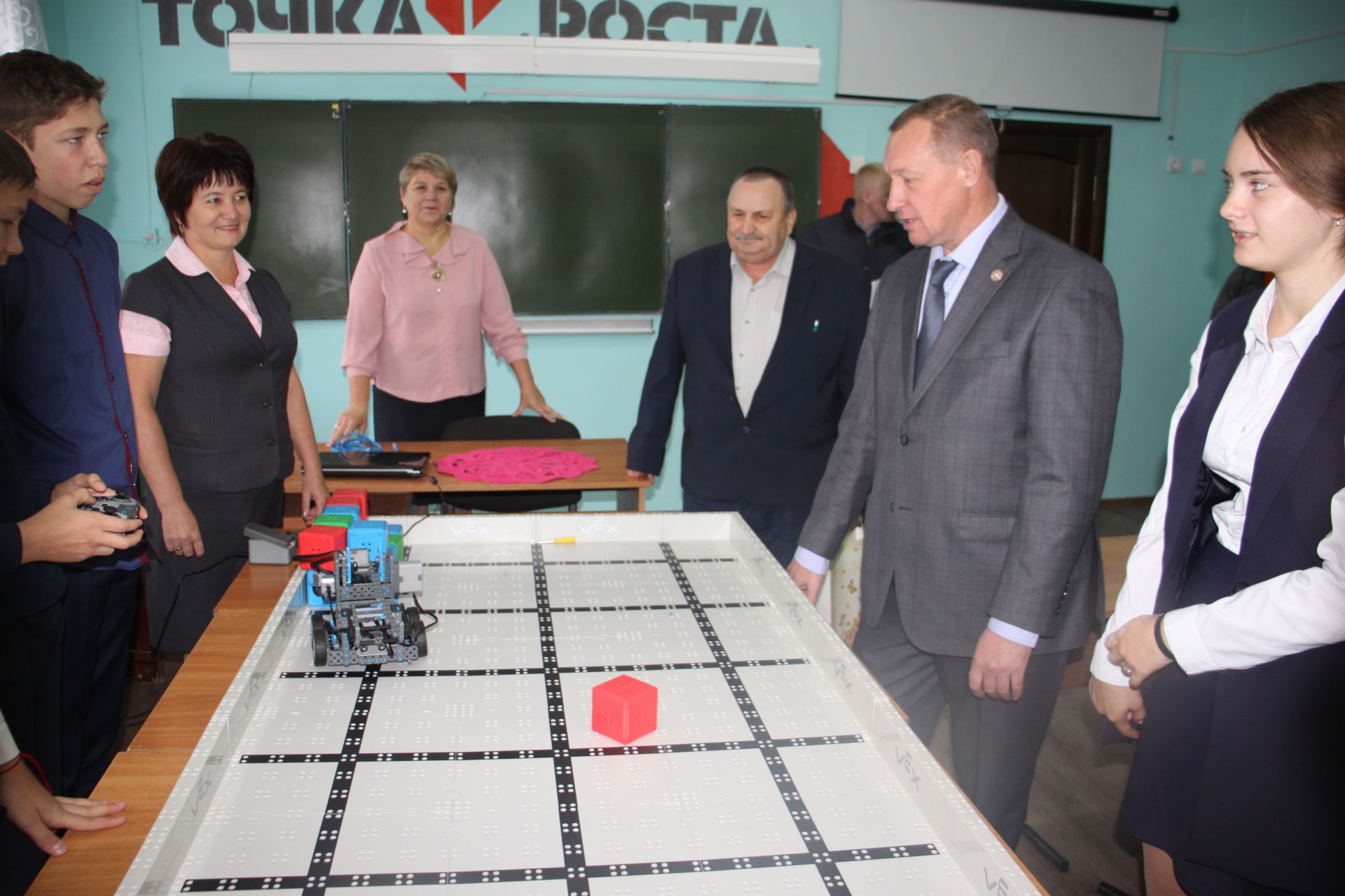 В Базарно-Матакской средней школе открылся центр «Точка роста»
