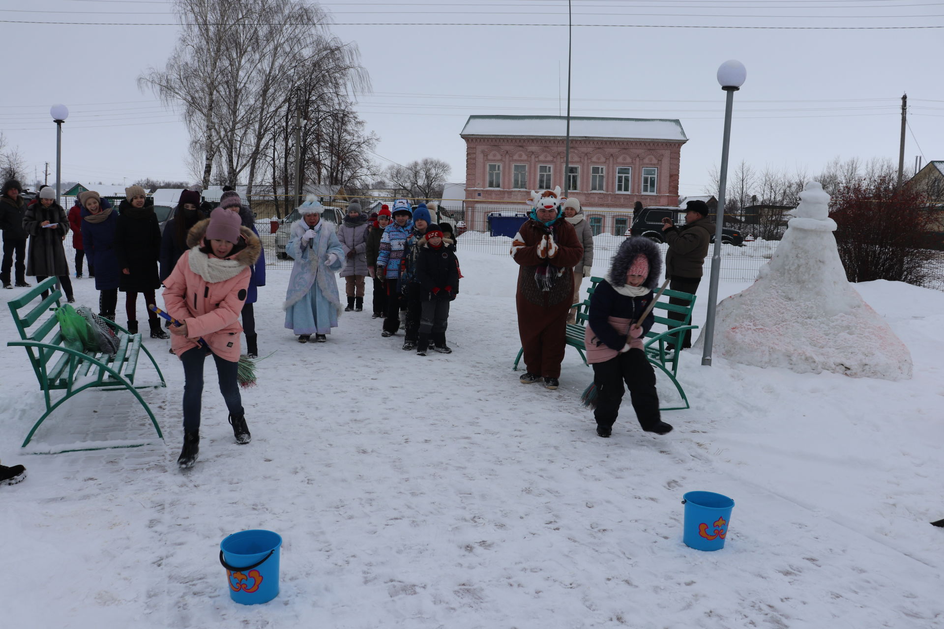 Зимние игры в парке Труженикам тыла