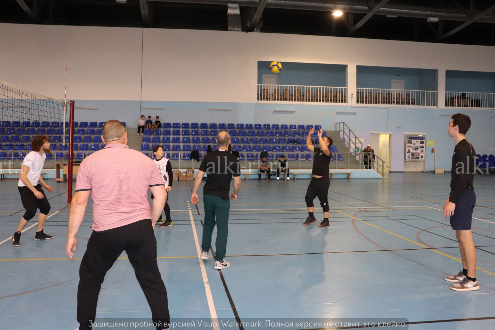 Мухтасиб Алькеевскгого района провел соревнования по волейболу среди сельской молодежи