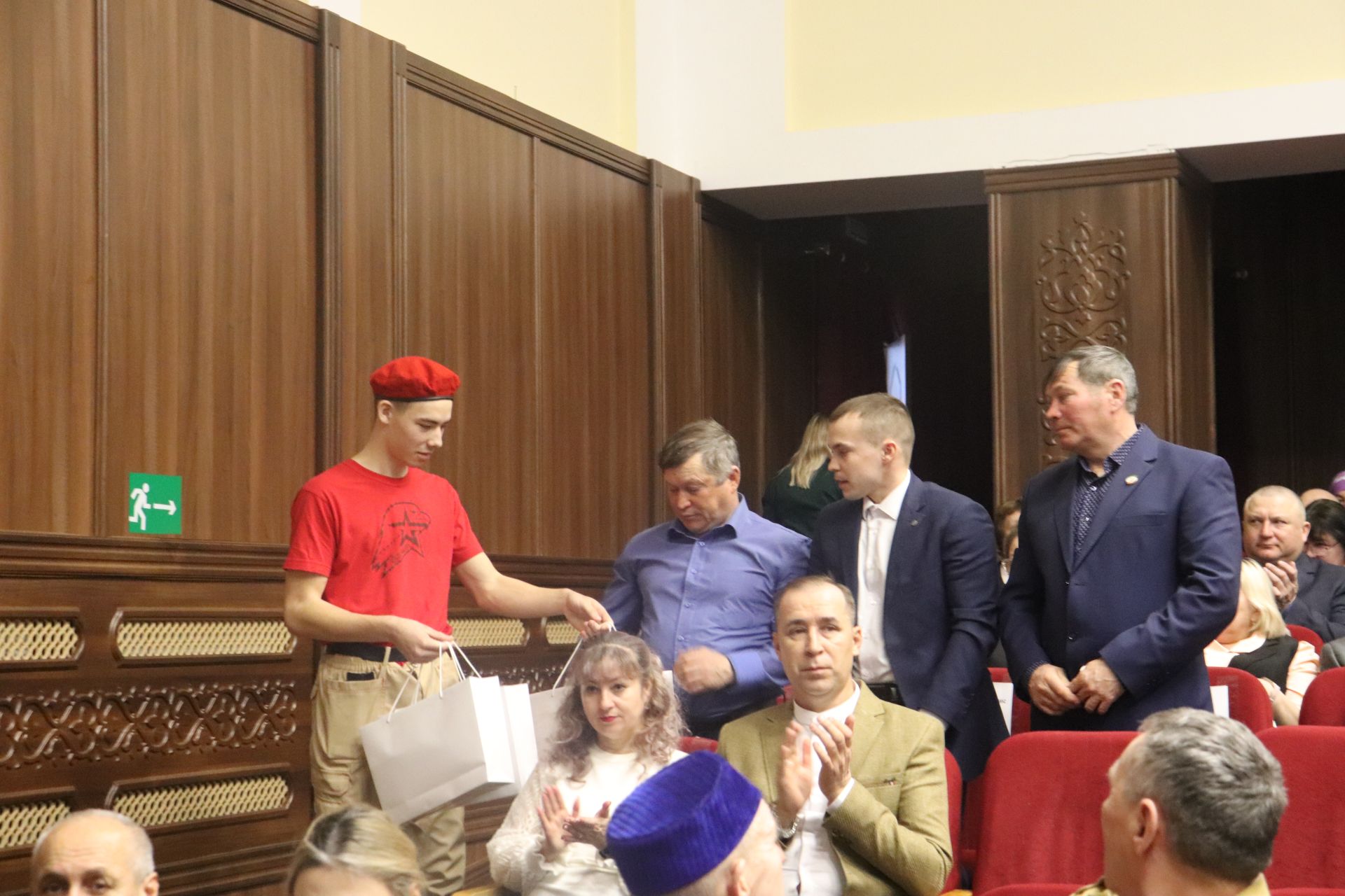 С рабочим визитом в Алькеевский район приехал премьер-министра РТ Василь Шайхразиев