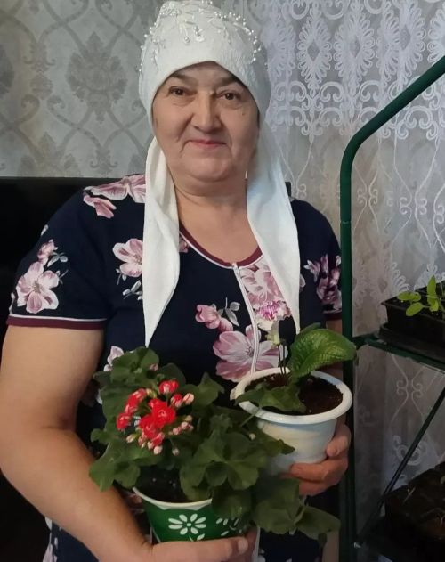 Пенсиямнең яртысы орлыкларсатып алуга китә, - ди бакчачы Рафидә Хәйретдинова