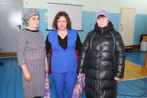 Апак халкы үзләре дә тырыш, якташлары да булыша