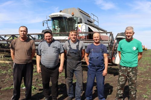 В Алькеевском районе продолжается уборочная страда