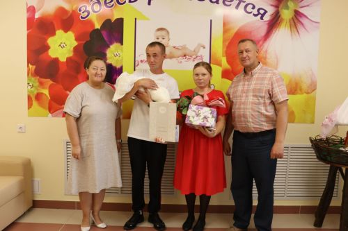 Смирновлар шатлыгын Әлки районы башлыгы уртаклашты