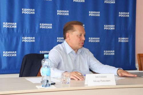 Житель Базарных Матак обратился к депутату Айдару Метшину  с вопросом, который беспокоит очень многих