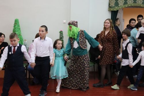 Махсус хәрби операциядә катнашучыларның балаларына Чыршы бәйрәме оештырылды