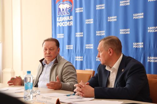 Базарлы Матакта өсте ябулы футбол манежы булырмы?