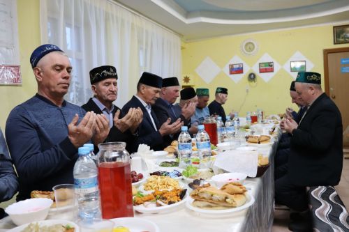 Фоат Вәлиев: “Тынычлык теләп, догалар кылыйк”